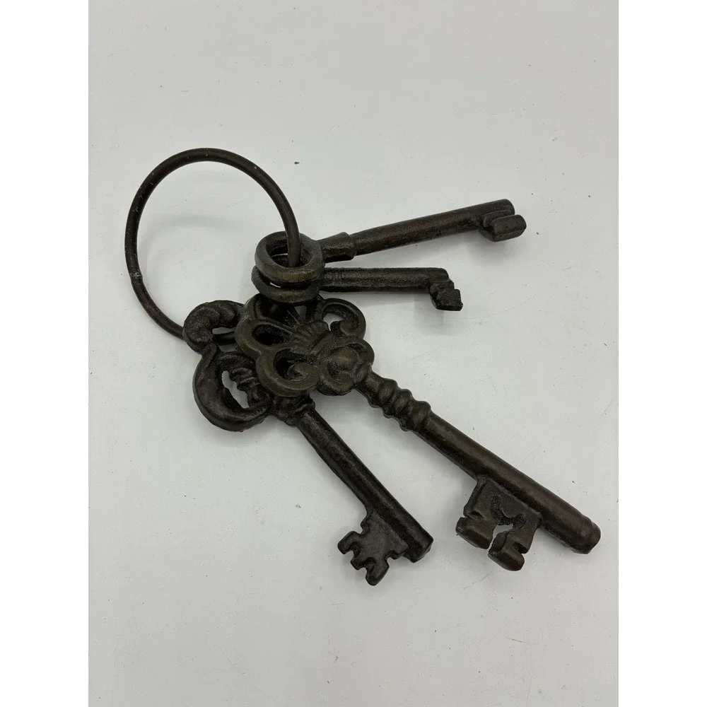 Decorative Cast Iron Skeleton Keys Set of 4 on Ring Rustic Victorian Decor